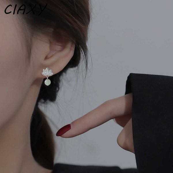 stud ciaxy silver color hetian jade lotus earrings female exquisite national style retro round stone lotus ear stud jewelry p230411, Golden;silver
stud ciaxy silver color hetian jade lotus earrings female exquisite national style retro round stone lotus ear stud jewelry p230411, Golden;silver