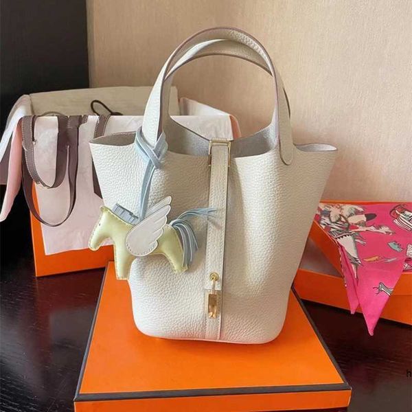 designer h handbags color matching vegetable basket bag leather bucket bag lychee grain layer cowhide simple and versatile portable women�
designer h handbags color matching vegetable basket bag leather bucket bag lychee grain layer cowhide simple and versatile portable women�