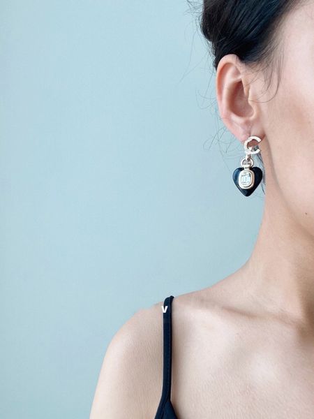 luxury quality charm drop earring with diamond and black red color design have box stamp heart shape ps7725a, Golden
luxury quality charm drop earring with diamond and black red color design have box stamp heart shape ps7725a, Golden
