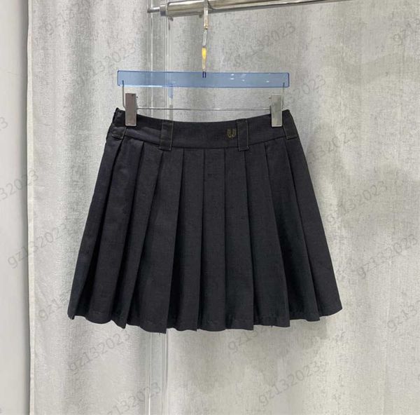 black skirts color contrast letters stick cloth embroidery high waist brand skirt hemline slit design stitching lining comfortable slim skir
black skirts color contrast letters stick cloth embroidery high waist brand skirt hemline slit design stitching lining comfortable slim skir