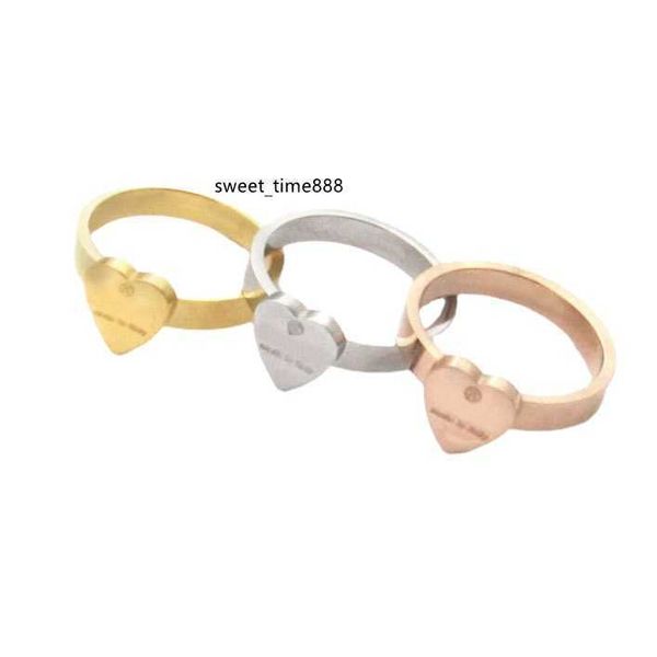 2021 polished extravagant simple heart love ring gold silver rose colors titanium steel couple rings fashion women designer jewelry lady par
2021 polished extravagant simple heart love ring gold silver rose colors titanium steel couple rings fashion women designer jewelry lady par
