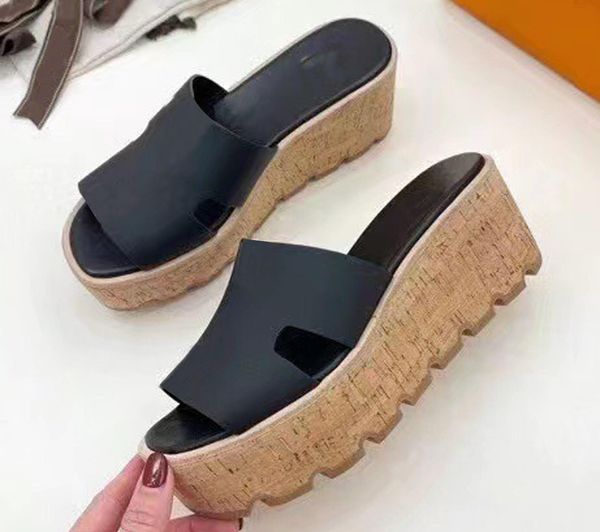 woman sandals slippers 2021 genuine leather hslippers summer luxury flat slides ladies beach sandal party wedding oran tory a1, Black
woman sandals slippers 2021 genuine leather hslippers summer luxury flat slides ladies beach sandal party wedding oran tory a1, Black
