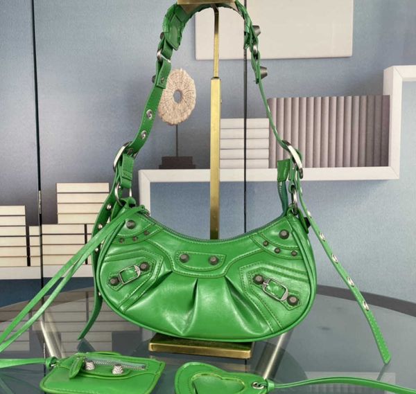 shoulder bags 2022 7a women lady le cagole motorcycle shoulder luxury designers genuine leather crossbody clutchs wallet purse pochette
shoulder bags 2022 7a women lady le cagole motorcycle shoulder luxury designers genuine leather crossbody clutchs wallet purse pochette