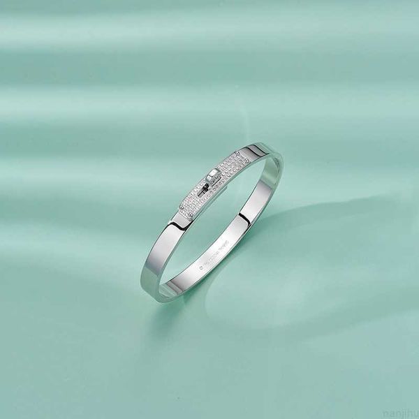 designer natural jewelry new kylle half diamond gold plated ins wind rotary twist switch women's bracelet
designer natural jewelry new kylle half diamond gold plated ins wind rotary twist switch women's bracelet