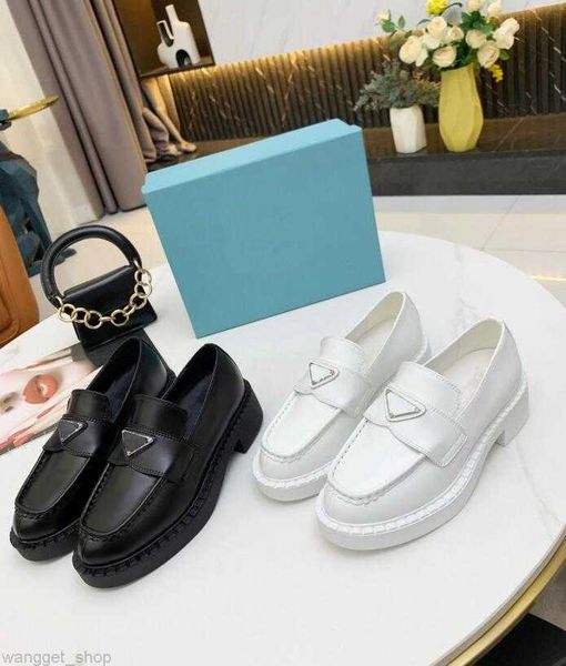 2022 luxury designer women casual shoes retro shiny leather loafers zigzag embossed rubber welt 5 cm integrated sole upper strap with box go, Black
2022 luxury designer women casual shoes retro shiny leather loafers zigzag embossed rubber welt 5 cm integrated sole upper strap with box go, Black