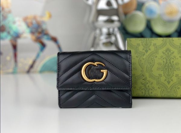 2023 designers wallet canvas credit holder high wallet cardholder classic fashion women luxurys designers bussiness wallet 474802, Red;black
2023 designers wallet canvas credit holder high wallet cardholder classic fashion women luxurys designers bussiness wallet 474802, Red;black