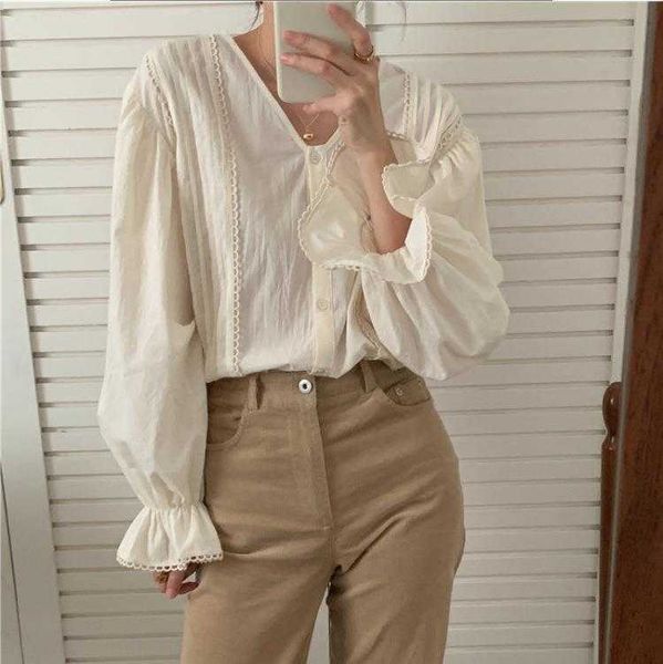 korean style shirt v neck lace stitching solid color flare sleeve blouse spring, White
korean style shirt v neck lace stitching solid color flare sleeve blouse spring, White