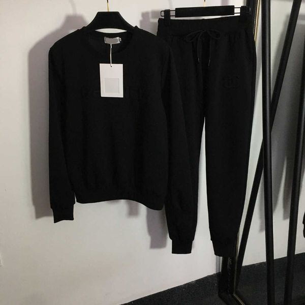 23ss womens tracksuits womens designer clothing logo alphabet embossed round neck long sleeve hoodie elastic waist casual pants set women cl, White
23ss womens tracksuits womens designer clothing logo alphabet embossed round neck long sleeve hoodie elastic waist casual pants set women cl, White