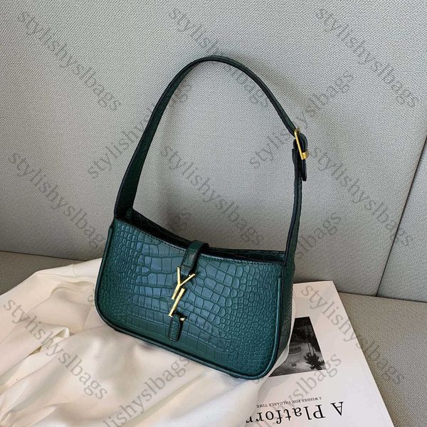 designer handbag classic underarm bag women's crocodile stripe leather hobo handbag luxury designer tote shoulder strap metal letters p
designer handbag classic underarm bag women's crocodile stripe leather hobo handbag luxury designer tote shoulder strap metal letters p
