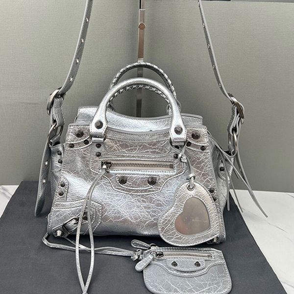 handbags women shoulder bag genuine leather fashion crossbody bags silver hardware zipper closure large capacity totes purse drilling adjust
handbags women shoulder bag genuine leather fashion crossbody bags silver hardware zipper closure large capacity totes purse drilling adjust