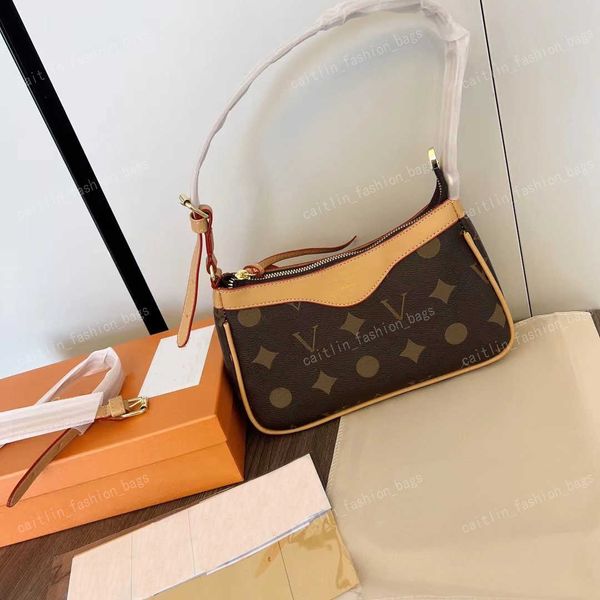high-quality designer bag 2023 women's tote classic brown flower pattern fashion luxury brand one shoulder bag crossbody bag underarm b
high-quality designer bag 2023 women's tote classic brown flower pattern fashion luxury brand one shoulder bag crossbody bag underarm b