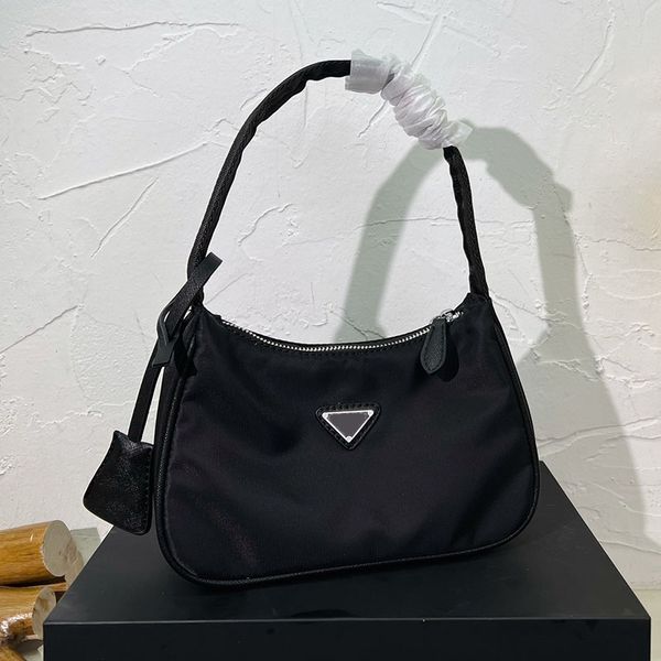 hobo underarm single shoulder triangle bag nylon quilting women bags handbags plain cross body handbag purse lady pouch wallet fashion lette
hobo underarm single shoulder triangle bag nylon quilting women bags handbags plain cross body handbag purse lady pouch wallet fashion lette
