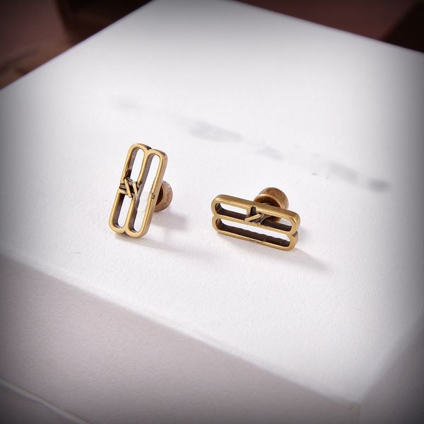 women luxury letter bb stud earrings designer brand earing fashion jewelry metal crystal pearl earring cjeweler for women's gift ohrrin, Golden;silver
women luxury letter bb stud earrings designer brand earing fashion jewelry metal crystal pearl earring cjeweler for women's gift ohrrin, Golden;silver