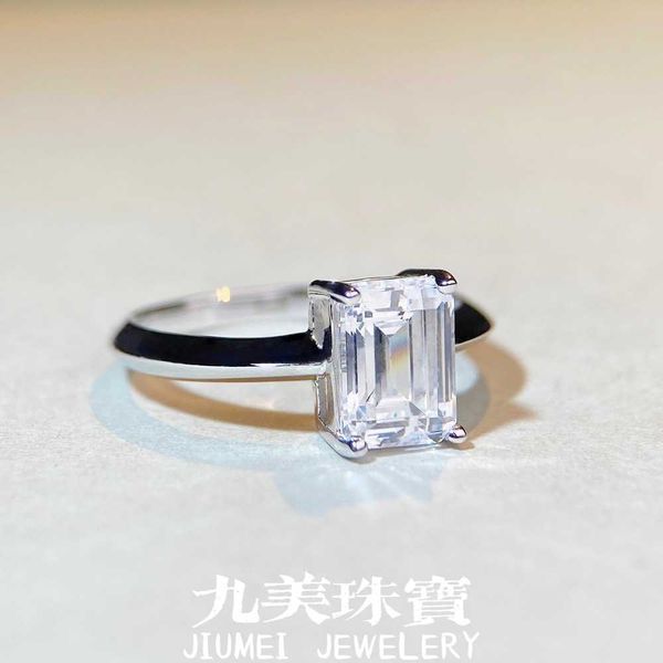 high-quality 2 claw d color moissanite ring 925 silver simple four claw emerald cherry moissanite classic tiffay
high-quality 2 claw d color moissanite ring 925 silver simple four claw emerald cherry moissanite classic tiffay