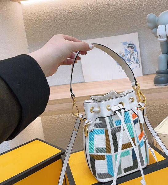 mini bucket bag 5-colour luxury designer crossbody shoulder bags handbag women's fashion leather handbags handbag f colour braid small
mini bucket bag 5-colour luxury designer crossbody shoulder bags handbag women's fashion leather handbags handbag f colour braid small