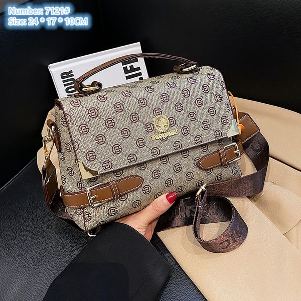 factory wholesale ladies shoulder bags street popular letters printed crossbody bag flip multi-layered fashion handbag belt decorative women
factory wholesale ladies shoulder bags street popular letters printed crossbody bag flip multi-layered fashion handbag belt decorative women
