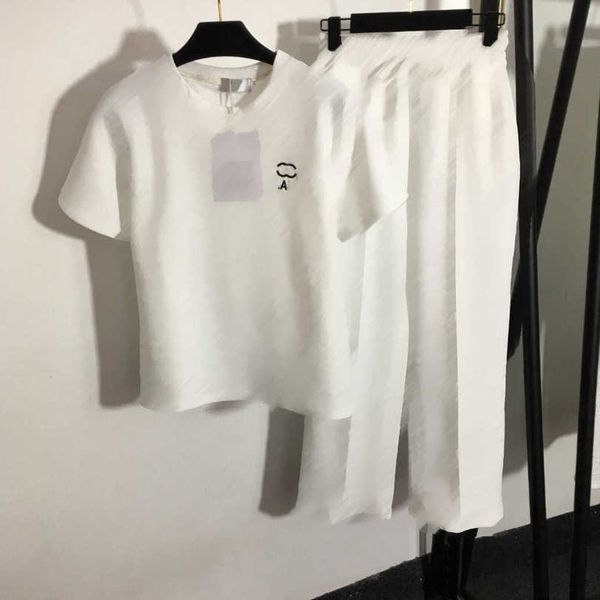 23ss womens tracksuits womens designer clothing logo embroidered embossed short sleeve t-shirt elastic waist casual wide leg trousers set wo, White
23ss womens tracksuits womens designer clothing logo embroidered embossed short sleeve t-shirt elastic waist casual wide leg trousers set wo, White