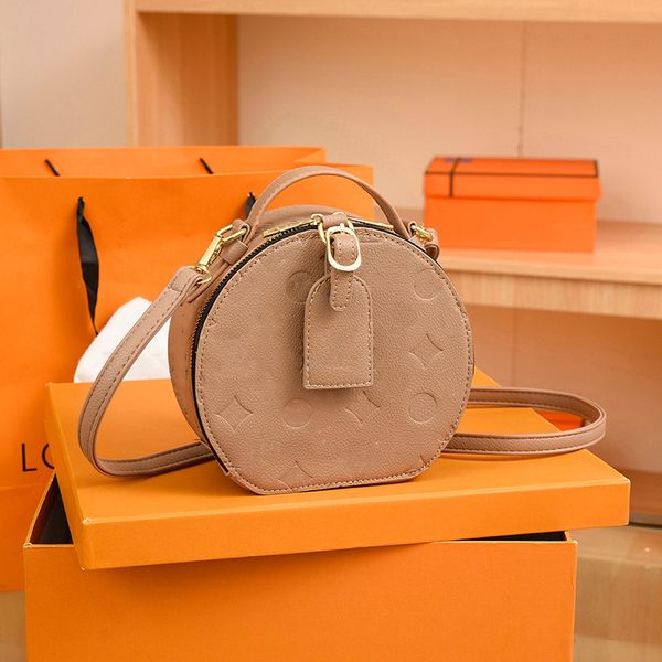 2023 luxury designer shoulder bag fashion women's circular handbag brand three colors mini size letters jacquard
2023 luxury designer shoulder bag fashion women's circular handbag brand three colors mini size letters jacquard