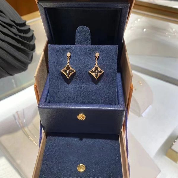earrings designer luxury plating 18k gold brand stud diamond valentine wedding gifts, Golden;silver
earrings designer luxury plating 18k gold brand stud diamond valentine wedding gifts, Golden;silver