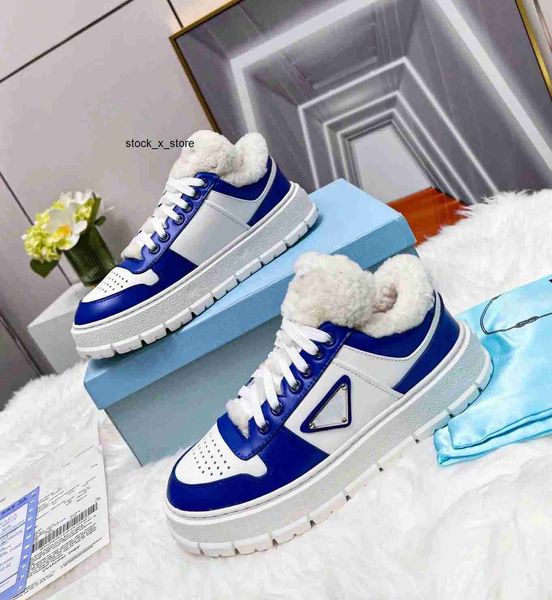luxury soft shearling sneakers shoes women triangle white black leather lady warm comfort lady casual walking eu35-41 with box
luxury soft shearling sneakers shoes women triangle white black leather lady warm comfort lady casual walking eu35-41 with box