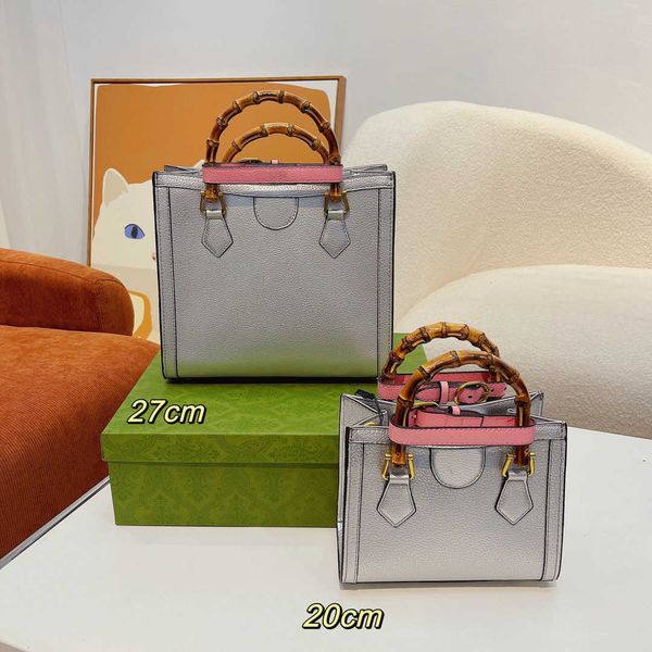 new classic bamboo designer bag g-letter tote bag women shoulder bags bamboo handle designers handbag fashion leather crossbody female bucke
new classic bamboo designer bag g-letter tote bag women shoulder bags bamboo handle designers handbag fashion leather crossbody female bucke