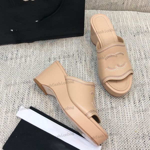 designer womens slippers platform sandals printed alphabet high heels sheepskin material soft comfortable beach shoes dress shoes leather ou, Black
designer womens slippers platform sandals printed alphabet high heels sheepskin material soft comfortable beach shoes dress shoes leather ou, Black
