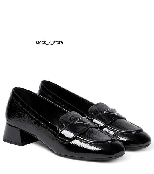 designer loafers women dress shoes luxury metal triangle patent leather loafer 35mm block heel square toes eu35-41 with box, Black
designer loafers women dress shoes luxury metal triangle patent leather loafer 35mm block heel square toes eu35-41 with box, Black