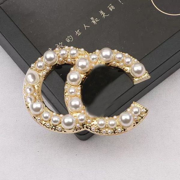 mixed luxury women designer brand letter brooches 18k gold plated inlay crystal rhinestone jewelry brooch charm pearl pin wedding party gift, Gray
mixed luxury women designer brand letter brooches 18k gold plated inlay crystal rhinestone jewelry brooch charm pearl pin wedding party gift, Gray