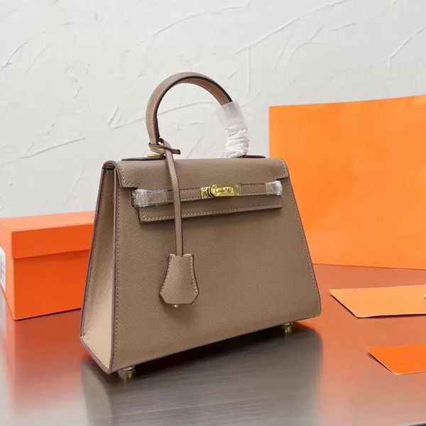 2023 fashion designer women's bag cowhide leather tote bags glamour shoulder handbags strap with box
2023 fashion designer women's bag cowhide leather tote bags glamour shoulder handbags strap with box
