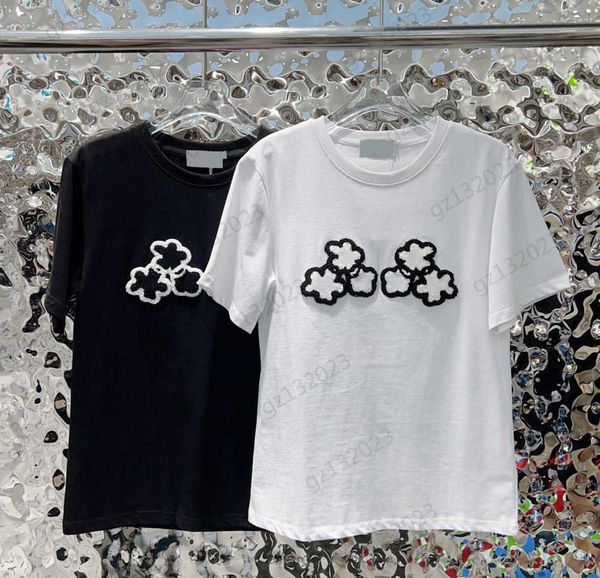 white t-shirts color contrast stick cloth floral embroidery crewneck pullover tee lightweight breathable fabric soft comfortable short sleev
white t-shirts color contrast stick cloth floral embroidery crewneck pullover tee lightweight breathable fabric soft comfortable short sleev