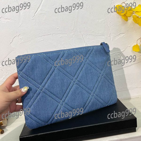 blue denim women double quilted clutch bag classic zipper large capacity handbag vintage outdoor coin purse designer wallet multifunctional
blue denim women double quilted clutch bag classic zipper large capacity handbag vintage outdoor coin purse designer wallet multifunctional