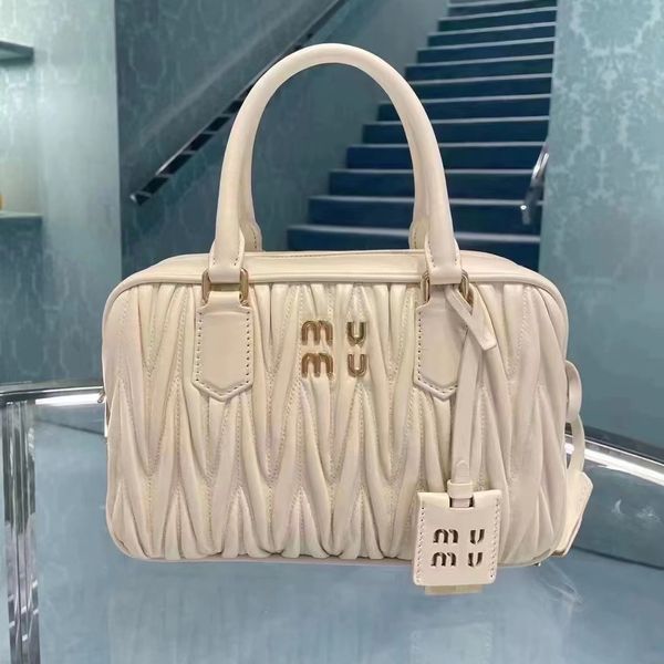 matelasse bag miui designer miu luxury underarm the tote bag womens handbag mini pochette purse hobo crossbody bag genuine leather bowling s
matelasse bag miui designer miu luxury underarm the tote bag womens handbag mini pochette purse hobo crossbody bag genuine leather bowling s