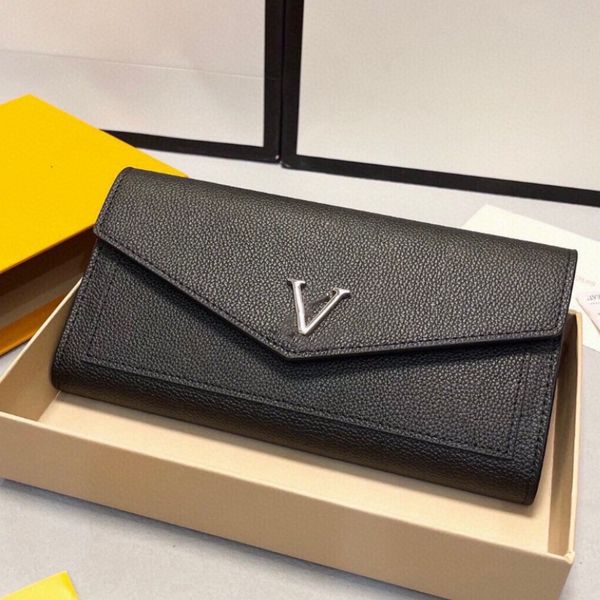 2023 fashion designer zipper wallets luxurys men women leather bags classic letters coin purse original box plaid card holder, Red;black
2023 fashion designer zipper wallets luxurys men women leather bags classic letters coin purse original box plaid card holder, Red;black