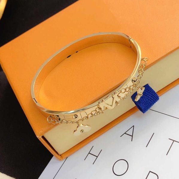 bangle designer s luxury charm bracelets women pendant letter jewelry 18k gold plated stainless steel wristband cuff fashion accessories mot, Black
bangle designer s luxury charm bracelets women pendant letter jewelry 18k gold plated stainless steel wristband cuff fashion accessories mot, Black