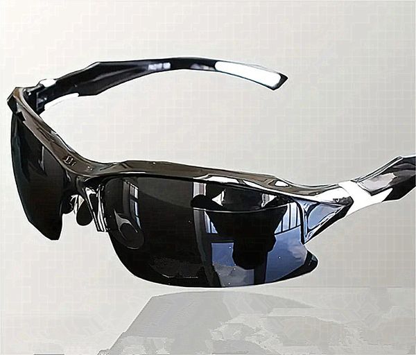 men's fashionable polarized sunglasses - uv 400 protection for bicycles, golf, fishing and running, White;black
men's fashionable polarized sunglasses - uv 400 protection for bicycles, golf, fishing and running, White;black