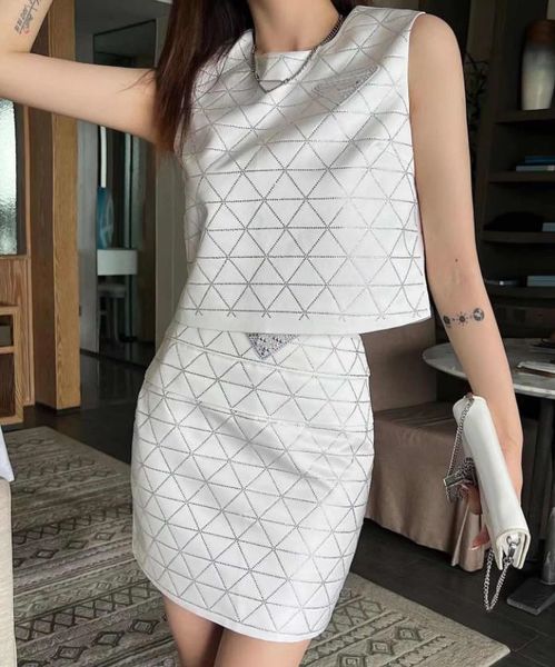 luxury women's tracksuits designer suit coat fashion with nylon fabric classic letter pants cowboy jacket tracksuit t-shirt sweatshirt, Gray
luxury women's tracksuits designer suit coat fashion with nylon fabric classic letter pants cowboy jacket tracksuit t-shirt sweatshirt, Gray