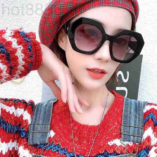 sunglasses designer trendy new board for women's street pgraphy polygonal high-end goggles b78h, White;black
sunglasses designer trendy new board for women's street pgraphy polygonal high-end goggles b78h, White;black