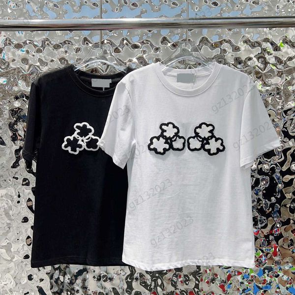 white t-shirts color contrast stick cloth floral embroidery crewneck pullover tee lightweight breathable fabric soft comfortable short sleev
white t-shirts color contrast stick cloth floral embroidery crewneck pullover tee lightweight breathable fabric soft comfortable short sleev