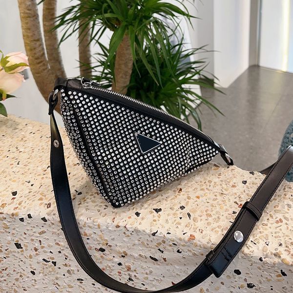 womens triangle badge blingbling strass bags triangular silver/gold metal zipper purse leather adjustable shoulder strap crossbody handbags
womens triangle badge blingbling strass bags triangular silver/gold metal zipper purse leather adjustable shoulder strap crossbody handbags