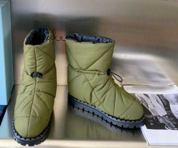 brand casual shoes flat bottom down winter new thick bottom middle tube snow boots women's warm and thickened round head, Black
brand casual shoes flat bottom down winter new thick bottom middle tube snow boots women's warm and thickened round head, Black