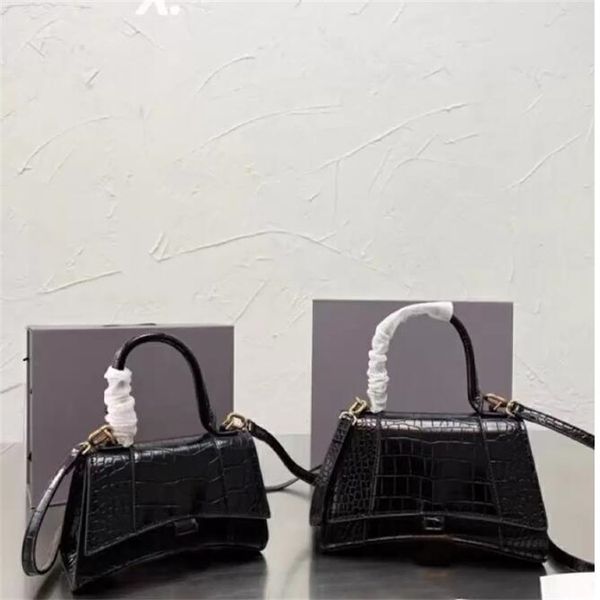 2023 fashion women handbag luxury designer bags white black leather embroidery multicolor single shoulder large capacity bucket bag crossbod
2023 fashion women handbag luxury designer bags white black leather embroidery multicolor single shoulder large capacity bucket bag crossbod