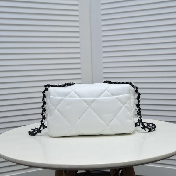 classic women's one shoulder bag high-end quality fashion designer crossbody bag sheepskin pillow bag everything handbag chain bag
classic women's one shoulder bag high-end quality fashion designer crossbody bag sheepskin pillow bag everything handbag chain bag