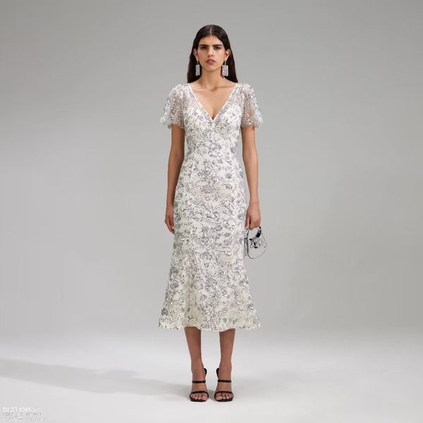 fanncy dress v neck puff sleeve white lace gatered waist full of sequins mid dress, Black;gray
fanncy dress v neck puff sleeve white lace gatered waist full of sequins mid dress, Black;gray