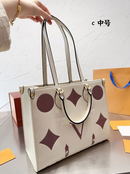 shoulder bag designer tote bag women's handbag shopping bag bb handbag women's luxury cosmetics handbag multi-purpose small purse
shoulder bag designer tote bag women's handbag shopping bag bb handbag women's luxury cosmetics handbag multi-purpose small purse