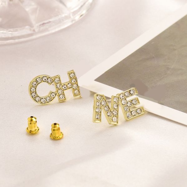 designer letter dissymmetry stud earrings fashion luxury style earring for women brand jewelry accessory gifts high quality, Golden;silver
designer letter dissymmetry stud earrings fashion luxury style earring for women brand jewelry accessory gifts high quality, Golden;silver