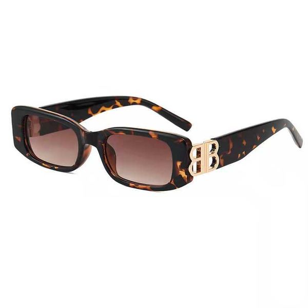 2022 new fashion large frame mirror men's sunscreen women's uv resistant decorative sunglasses, White;black
2022 new fashion large frame mirror men's sunscreen women's uv resistant decorative sunglasses, White;black