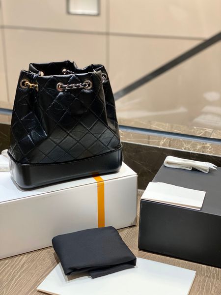 10a fashion bucket shoulder bag classic diamond checker stray bag women's large capacity dual color chain leather luxury designer bag
10a fashion bucket shoulder bag classic diamond checker stray bag women's large capacity dual color chain leather luxury designer bag