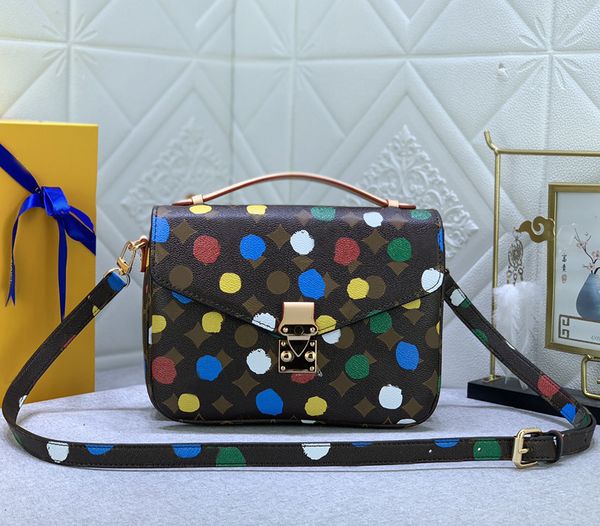 designer womens shoulder bag luxury metis handbags leather fashion envelope tote bags flower letter crossbody ladie messenger makeup purses
designer womens shoulder bag luxury metis handbags leather fashion envelope tote bags flower letter crossbody ladie messenger makeup purses