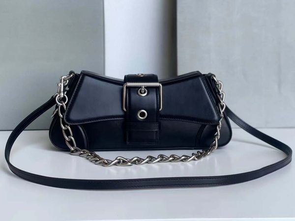 10a mirror brand underarm bag shoulder bag leather messenger bag handbag with dustbag.
10a mirror brand underarm bag shoulder bag leather messenger bag handbag with dustbag.