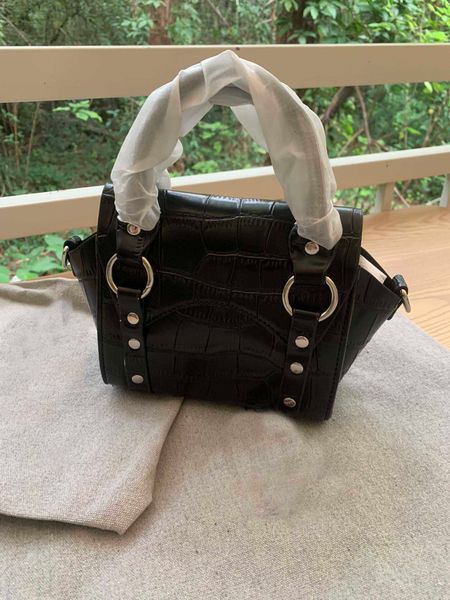 shoulder bags crocodile small square bag flap black striped leather chain small handbag shoulder bag crossbody wallets 230415
shoulder bags crocodile small square bag flap black striped leather chain small handbag shoulder bag crossbody wallets 230415